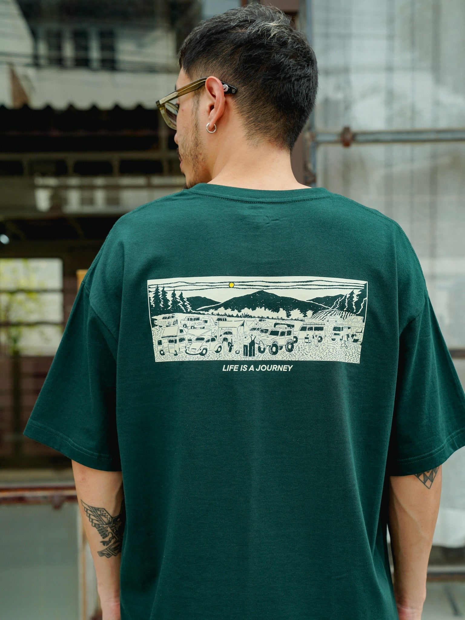 CAR CAMP TEE - GREEN
