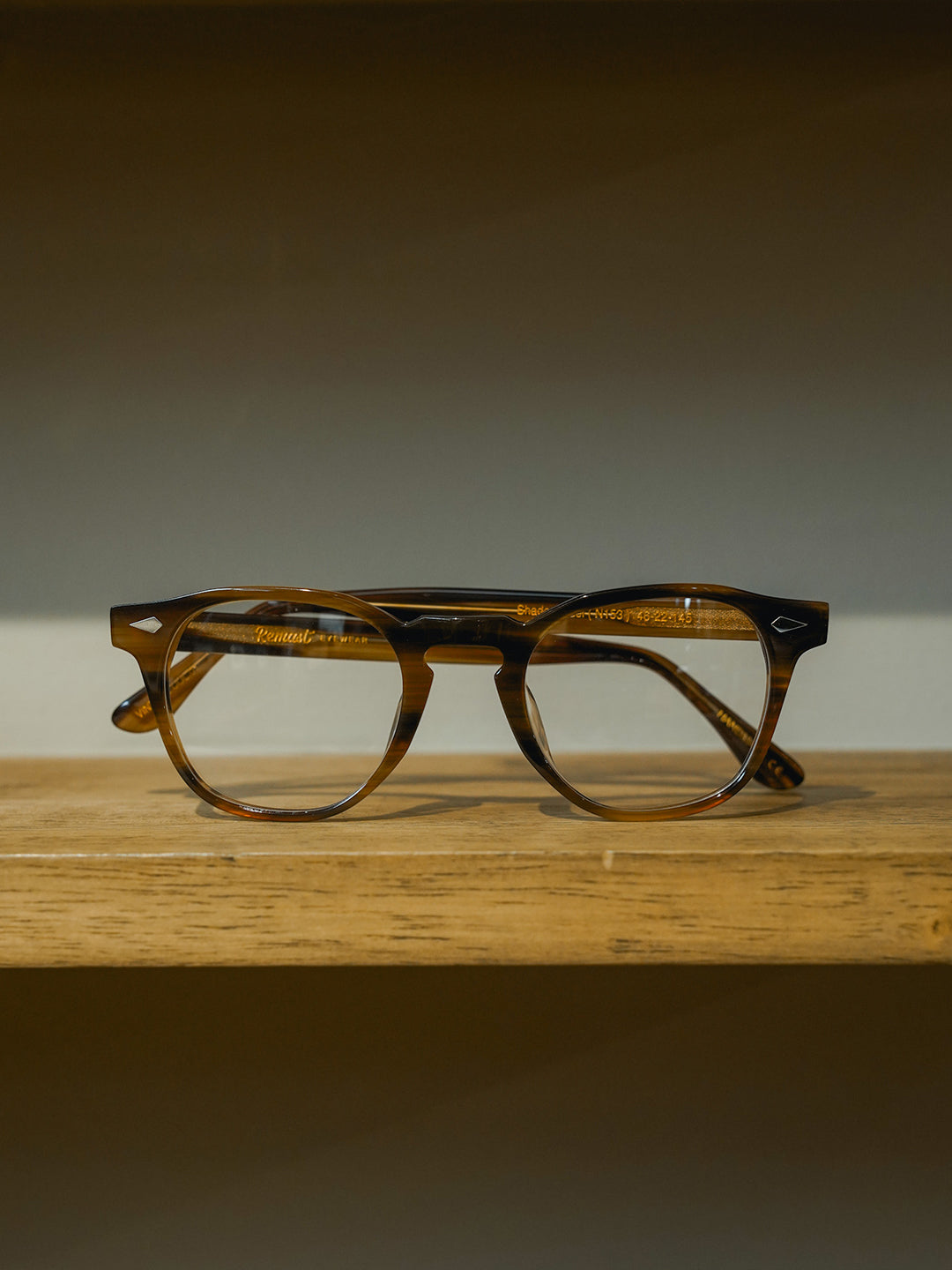 REMAST SHADE - BROWN WOOD
